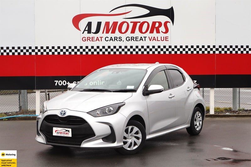 2020 Toyota Yaris 1.5L Petrol Hybrid, photo 2
