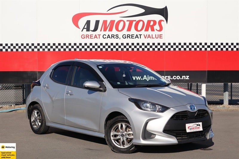 2021 Toyota Yaris Hybrid, main photo