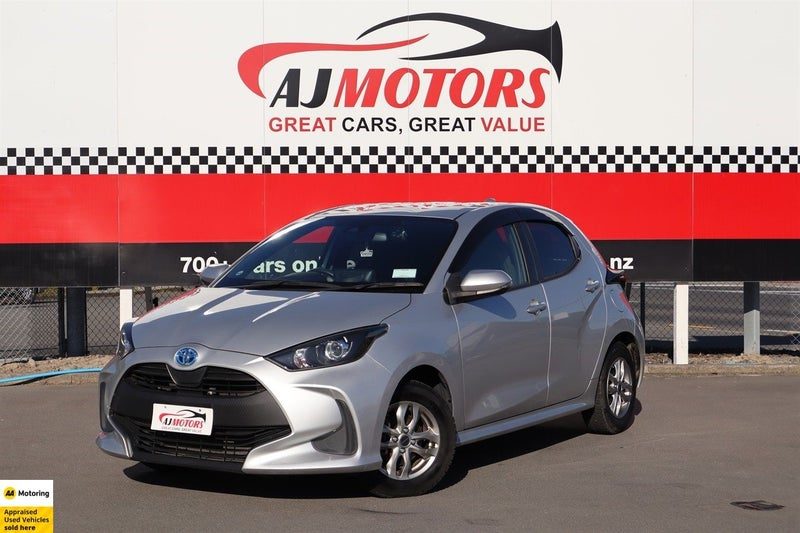 2021 Toyota Yaris Hybrid, photo 2