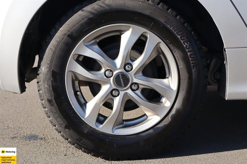 2021 Toyota Yaris Hybrid, photo 3