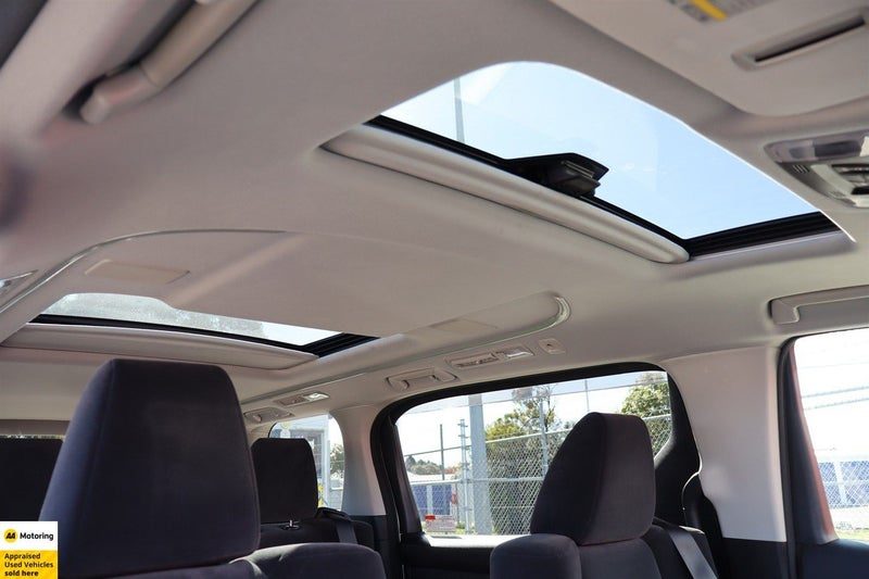2015 Toyota Vellfire 2.5Z / Radar Cruise / SUNROOF, photo 3