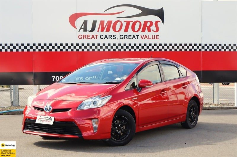 2013 Toyota Prius 1.8L Petrol Hybrid, photo 2