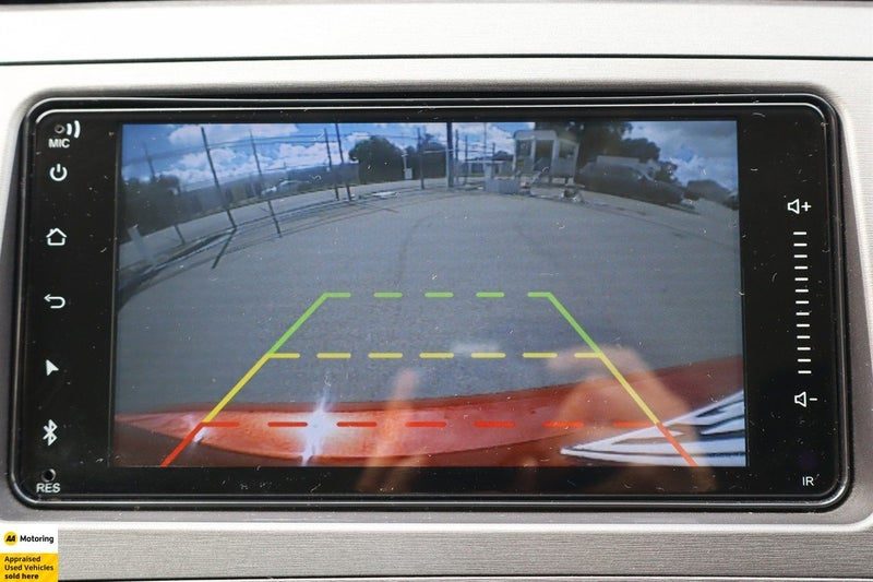 2013 Toyota Prius 1.8L Petrol Hybrid, photo 3