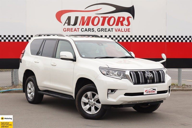 2023 Toyota Land Cruiser Prado TX Sunroof / 4WD, main photo