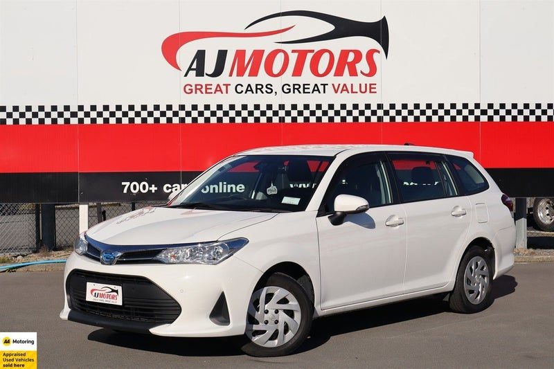 2021 Toyota Corolla Fielder Hybrid / Push Start, photo 2