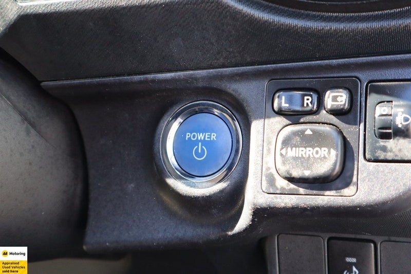 2013 Toyota Aqua S Push Start, photo 3