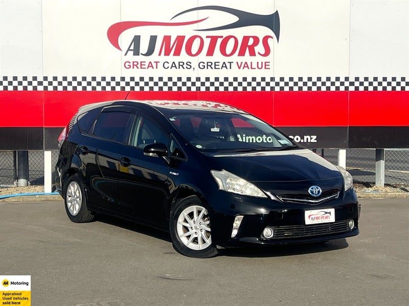 2013 Toyota Prius Alpha S 7 seater