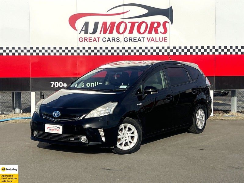 2013 Toyota Prius Alpha S 7 seater, photo 2