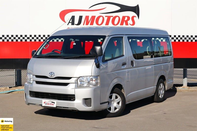 2017 Toyota Hiace Mini bus 10 Seats, photo 2