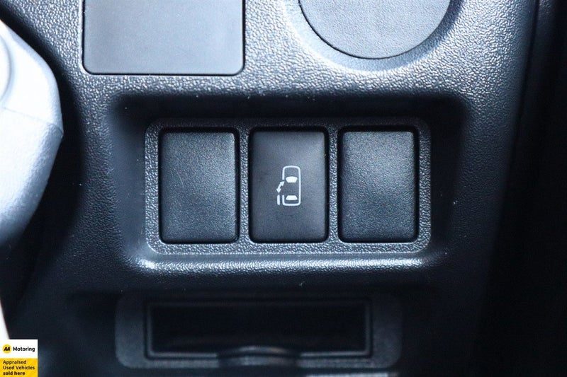 2017 Toyota Hiace Mini bus 10 Seats, photo 3