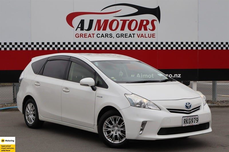 2012 Toyota Prius Alpha, main photo