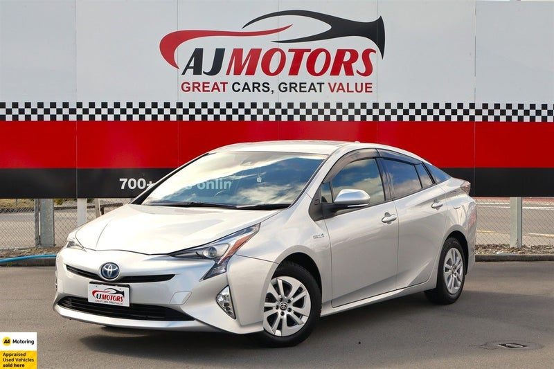 2017 Toyota Prius 1.8L Petrol Hybrid, photo 2