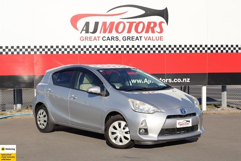 2013 Toyota Aqua S Push button