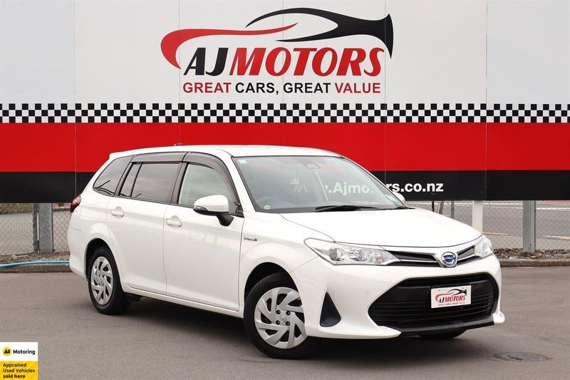 2018 Toyota Corolla Fielder Hybrid, main photo