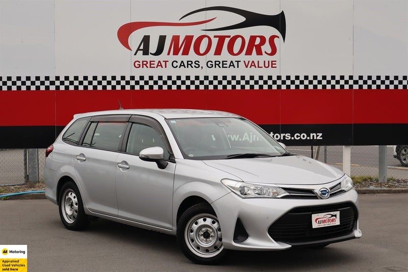 2020 Toyota Corolla Fielder Hybrid / Push Start, main photo