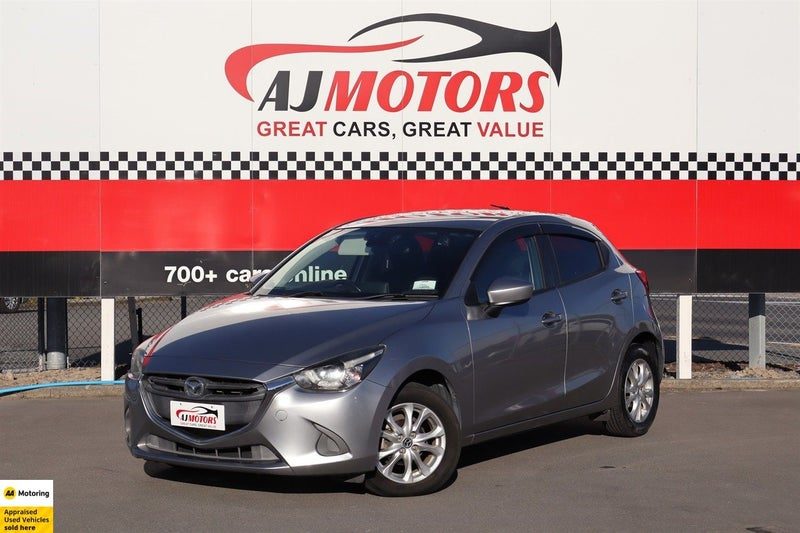 2015 Mazda Demio 13S, photo 2