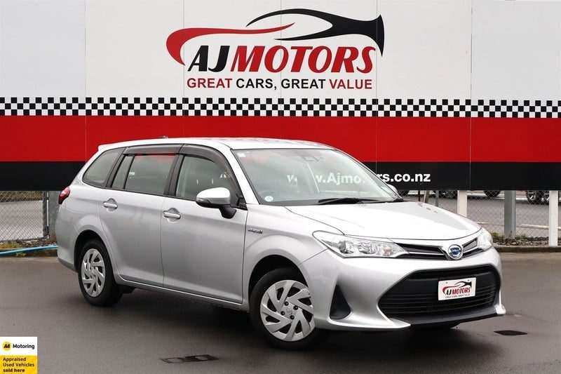 2020 Toyota Corolla Fielder Hybrid / Push Start, main photo