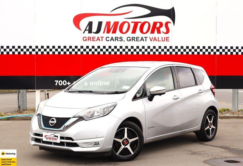 2017 Nissan Note E-POWER MEDALIST, photo 2