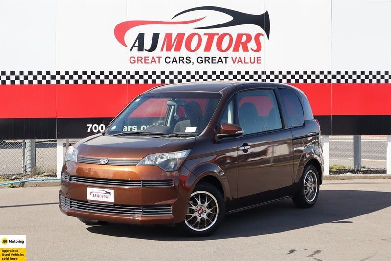 2015 Toyota Spade 1.5 Push Start, photo 2