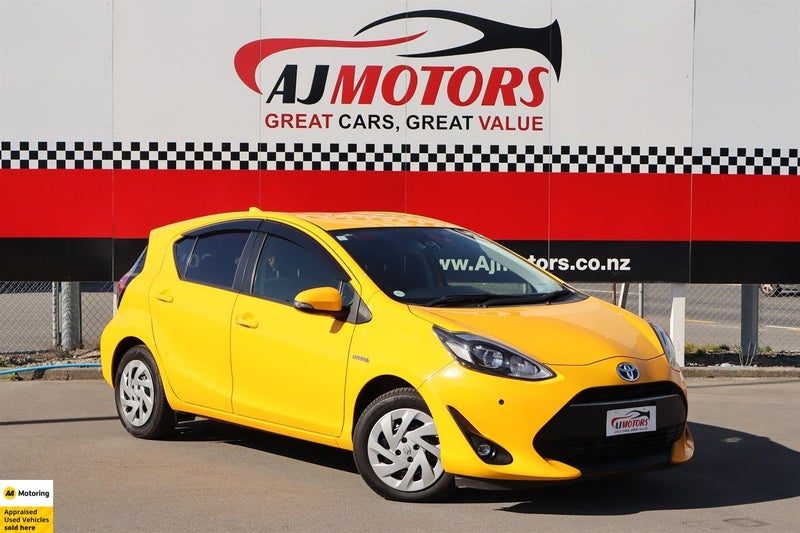 2017 Toyota Aqua S Push button / Facelift