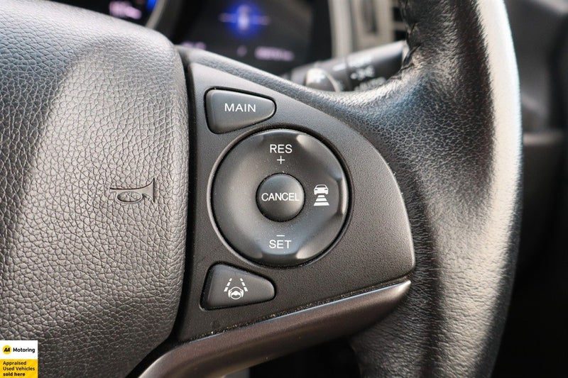 2017 Honda Fit Hybrid S Package / Cruise Control, photo 3
