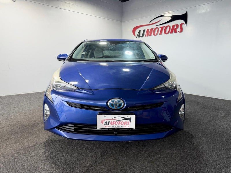 2016 Toyota Prius Hybrid, photo 2