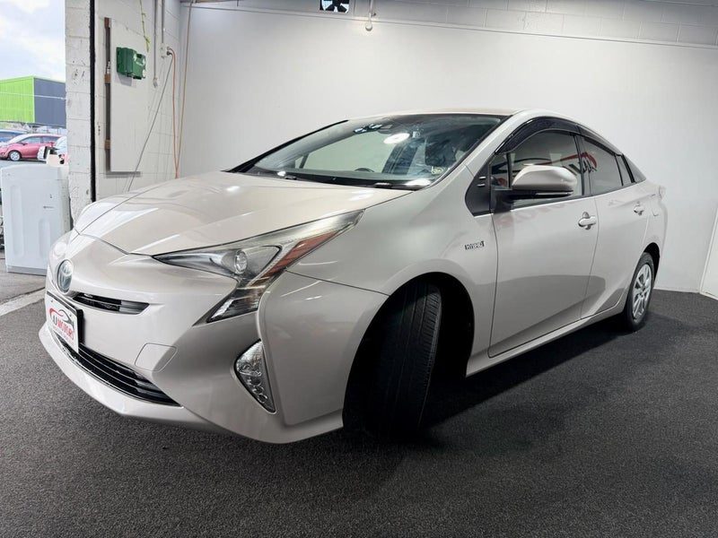 2016 Toyota Prius 1.8L Petrol Hybrid, photo 3