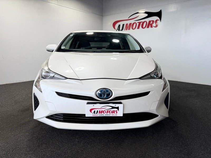 2017 Toyota Prius 5D S, photo 2