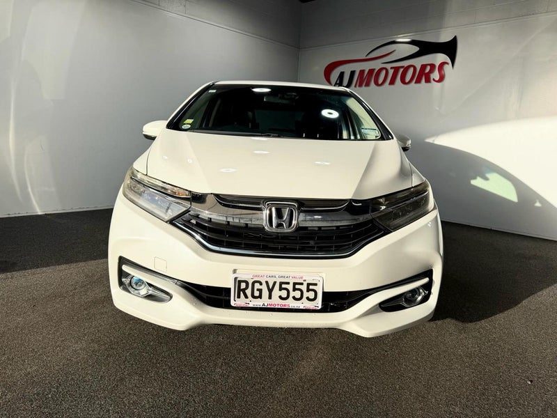 2015 Honda Shuttle HV, photo 2