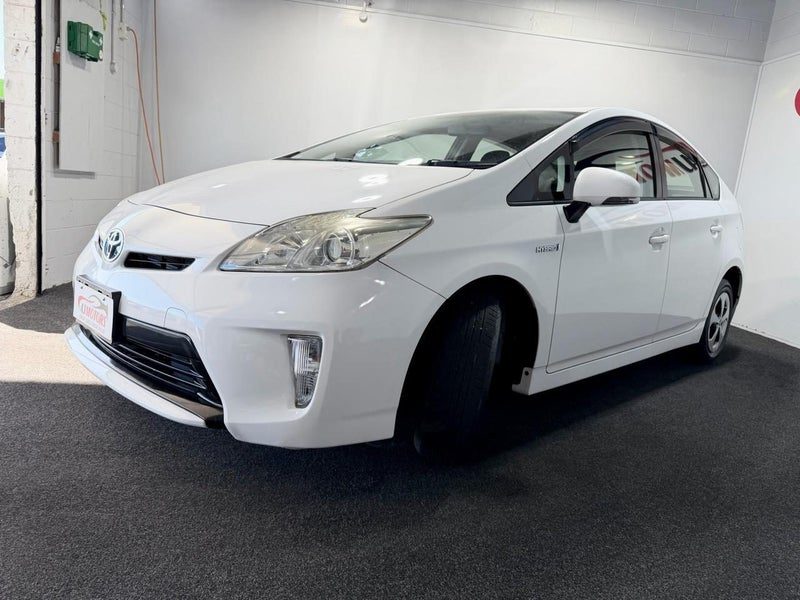 2015 Toyota Prius S, photo 3