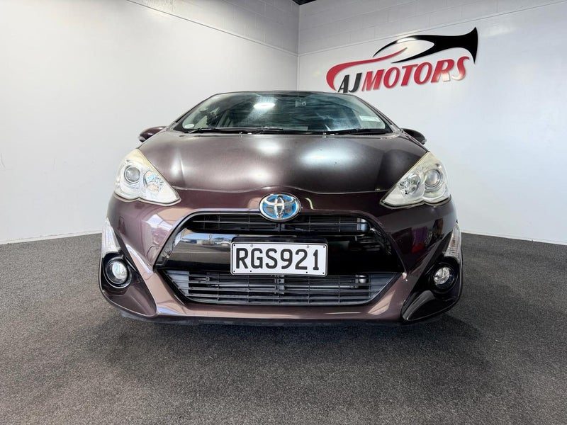 2015 Toyota Aqua S Push Start, photo 2