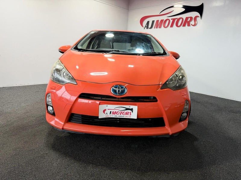 2012 Toyota Aqua 1.5 push start button, photo 2