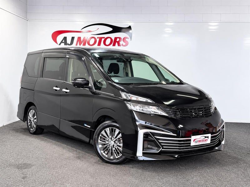 2017 Nissan Serena 8 SEATER