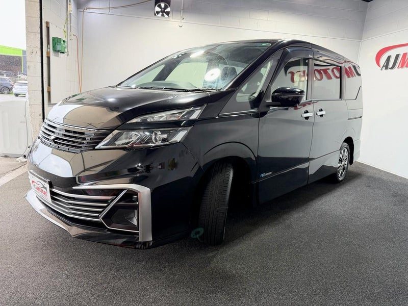 2017 Nissan Serena 8 SEATER, photo 3