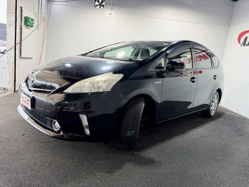 2013 Toyota Prius Alpha / Alloy Wheels, photo 3