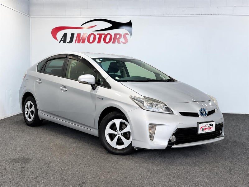 2015 Toyota Prius 1.8L HYBRID. S, main photo