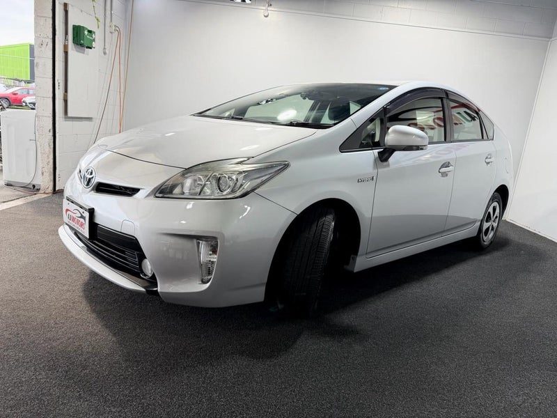 2015 Toyota Prius 1.8L HYBRID. S, photo 3