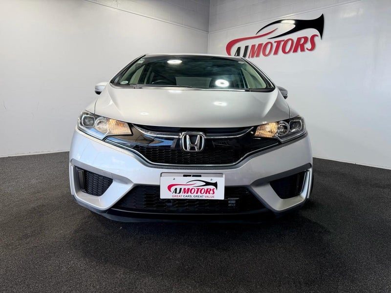 2016 Honda Fit 1.5L Hybrid, photo 2