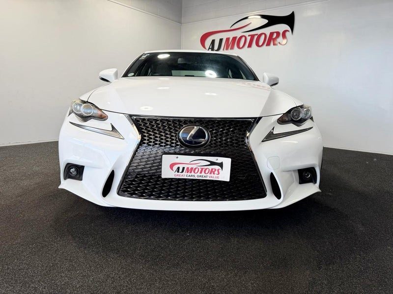 2013 Lexus IS 300h F SPORT / Hybrid, photo 2