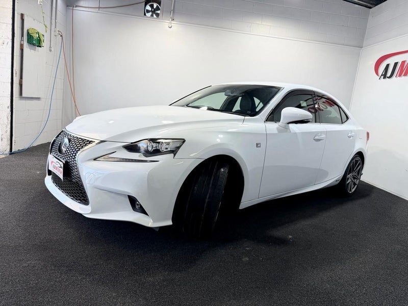 2013 Lexus IS 300h F SPORT / Hybrid, photo 3