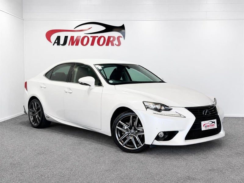 2014 Lexus IS 300h Sports
