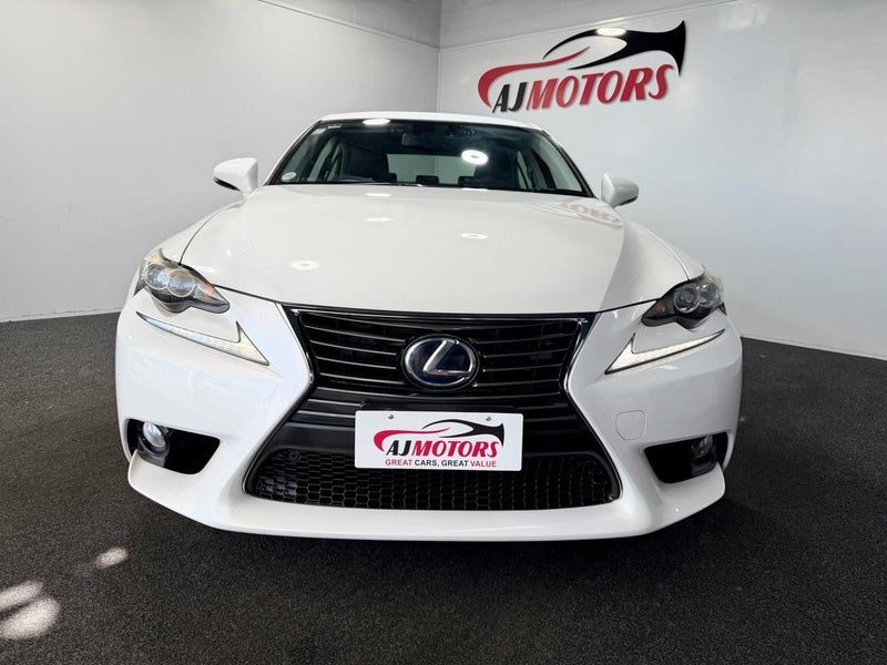 2014 Lexus IS 300h Sports, photo 2