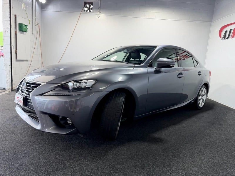 2016 Lexus IS 300h Version L, photo 3