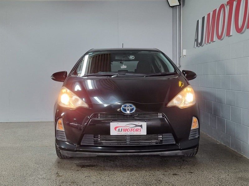 2012 Toyota Aqua G, photo 2