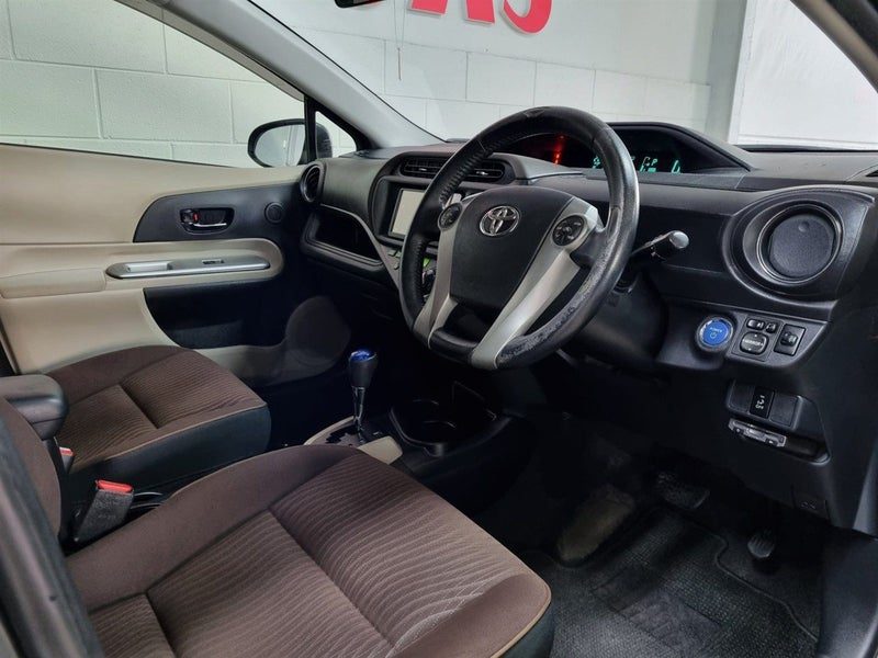2012 Toyota Aqua G, photo 3