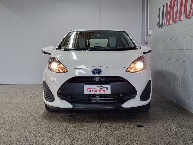2019 Toyota Aqua L, photo 2