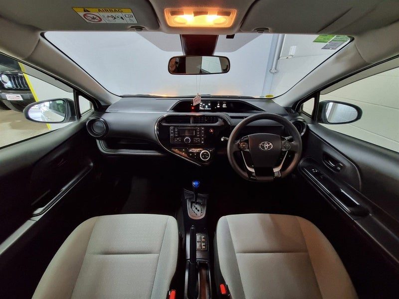 2019 Toyota Aqua L, photo 3