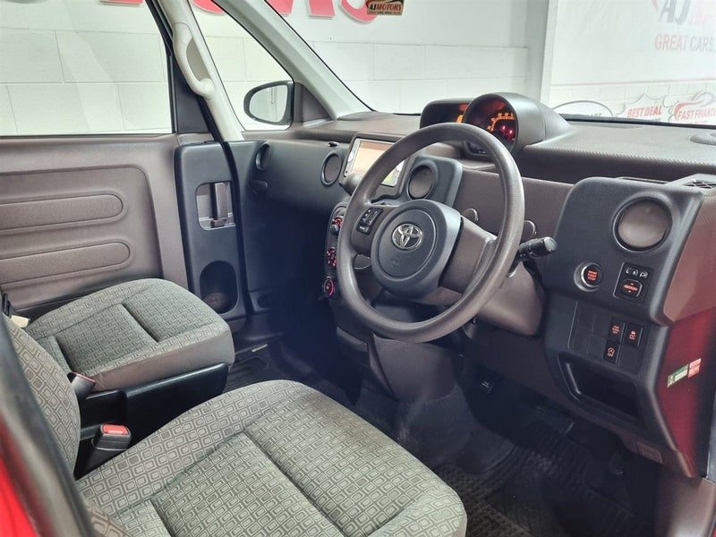 2012 Toyota Porte X, photo 3