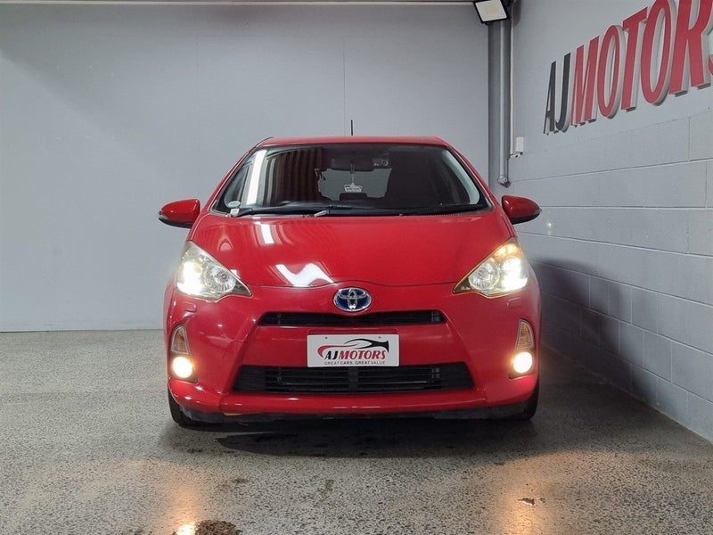 2012 Toyota Aqua G, photo 2