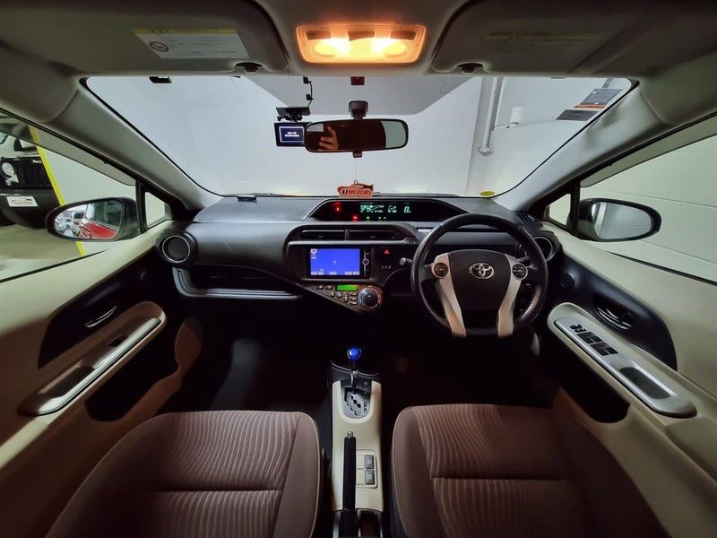2012 Toyota Aqua G, photo 3